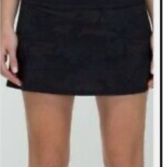 RARE Lululemon Run: Pace Setter Skort size 6 in Savasana Camo - Picture 2 of 7